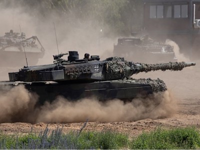 Chi tiêu cho quốc phòng và trí tuệ nhân tạo đẩy nợ toàn cầu tăng vọt