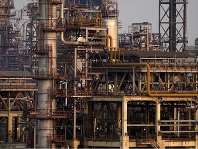 Mỹ nới lỏng lệnh trừng phạt dầu mỏ đối với Nga khi giá năng lượng tăng vọt