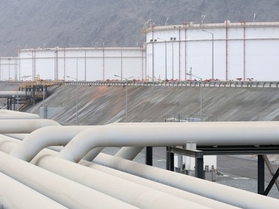 Hai đường ống dẫn dầu giúp Trung Đông giảm phụ thuộc vào eo biển Hormuz