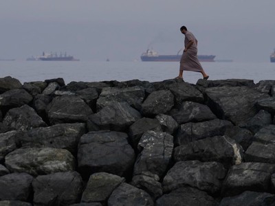 Eo biển Hormuz lần đầu không có tàu qua lại giữa xung đột Trung Đông