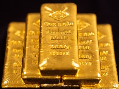 Giá vàng tiếp tục chịu áp lực bán