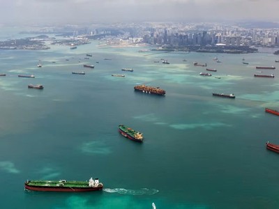 Khủng hoảng nhiên liệu khiến các tàu biển giảm tải hàng hóa để mang thêm nhiên liệu