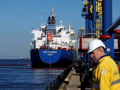 Châu Á chạy đua mua dầu Nga giữa khủng hoảng nguồn cung dầu