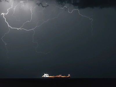 Việc phong tỏa eo biển Hormuz có thể làm trầm trọng thêm cuộc khủng hoảng năng lượng