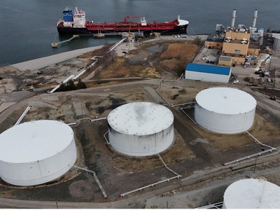 Giá dầu Mỹ ổn định nhờ nguồn cung dồi dào, trái ngược đà tăng mạnh ở châu Âu và châu Á