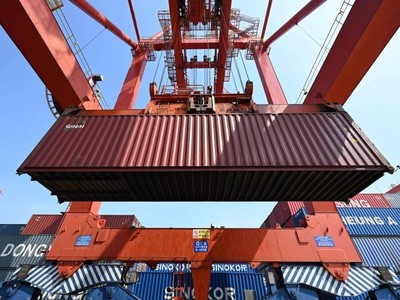 Tăng trưởng châu Á dự báo chậm lại do xung đột và thuế quan