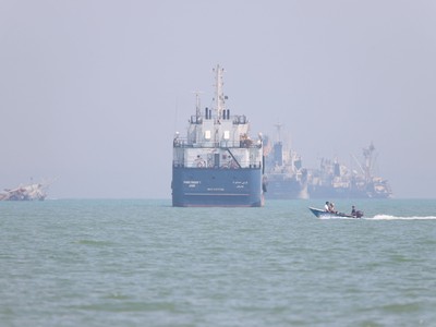 Rủi ro tại eo biển Hormuz giảm sau thỏa thuận Mỹ - Iran