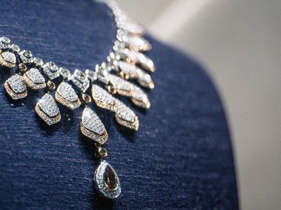 De Beers giảm giá để vực dậy thị trường kim cương tự nhiên