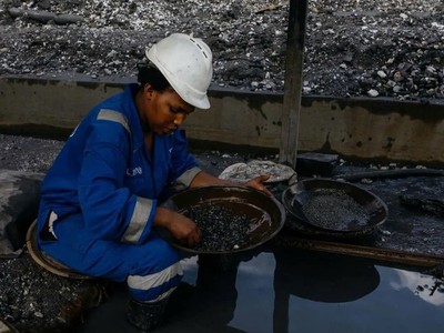 Mỹ cấm xuất khẩu phế liệu pin lithium và vonfram