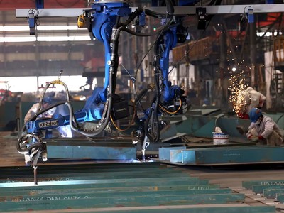 Hàn Quốc, Nhật Bản tăng tốc ứng dụng robot trong ngành đóng tàu