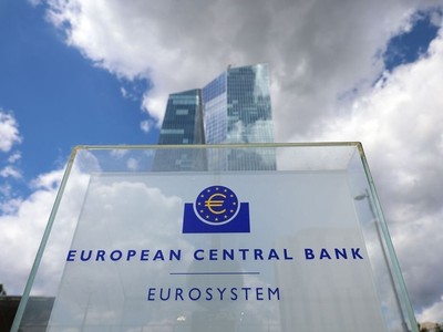 Lo ngại rủi ro từ trái phiếu Pháp lan rộng và gây sức ép lên đồng euro