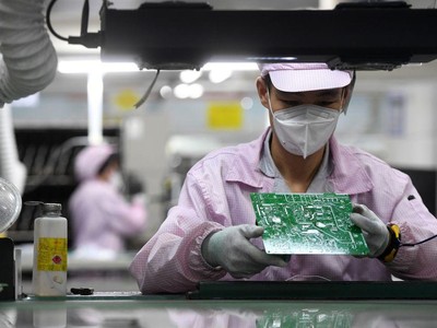 Sản lượng công nghiệp tháng 10 của Trung Quốc vượt dự kiến