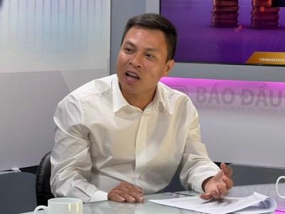 TS. Trần Minh Tuấn, Phó chủ tịch HĐQT Công ty Chứng khoán Smart Invest chia sẻ tại Talkshow. Ảnh: Chí Cường