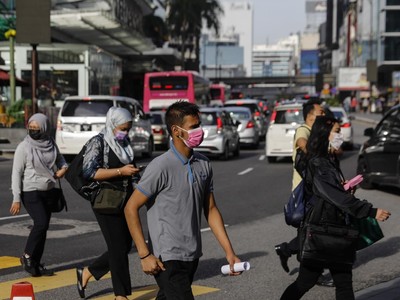 Malaysia cảnh báo người dân có thể cạn kiệt tiền tiết kiệm sau 19 năm nữa