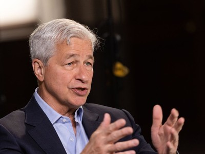 Chủ tịch JPMorgan Jamie Dimon: Chuẩn bị cho kịch bản Fed tăng lãi suất trên 6%