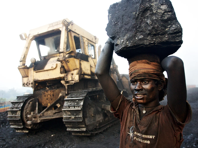 Công ty than lớn nhất Ấn Độ báo lợi nhuận giảm 17% trong quý I/2023 bất chấp tăng sản lượng