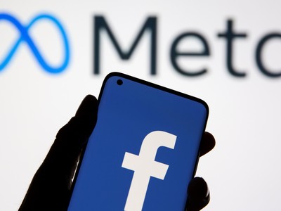 Công ty mẹ của Facebook tiếp tục sa thải nhân viên ồ ạt