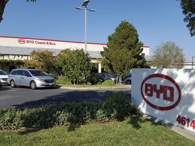 Người khổng lồ xe điện Trung Quốc được tỷ phú Warren Buffett hậu thuẫn, sắp soán ngôi Tesla