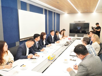 Lãnh đạo UBCK làm việc với WB