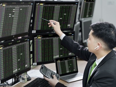 Nhìn lại dự báo của các công ty chứng khoán về đỉnh của chỉ số VN-Index