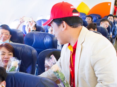 Vietjet mang triệu đóa hồng thay ngàn lời chúc