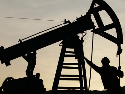 Các công ty dầu mỏ Nga “bỏ túi” gần 1 tỷ USD khi Mỹ cấm vận Iran và Venezuela