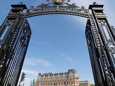 Ông Trump coi cuộc họp thường niên của các nguyên thủ quốc gia G7 là một sự lãng phí thời gian. (Ảnh CNBC)