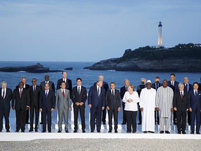 Các nhà lãnh đạo G7 kết thúc ngày làm việc thứ hai tại Hội nghị thượng đỉnh Biarritz. Ảnh: AP