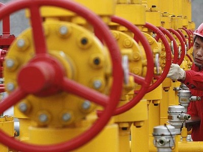 Phớt lờ các lệnh trừng phạt của Mỹ, Trung Quốc tăng cường nhập khẩu dầu từ Iran