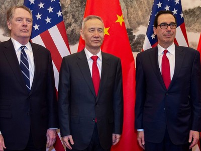 Đại diện Thương mại Mỹ Robert Lighthizer, Phó Thủ tướng Trung Quốc Lưu Hạc và Bộ trưởng Tài chính Mỹ Stephen Mnuchin. Ảnh: AFP.