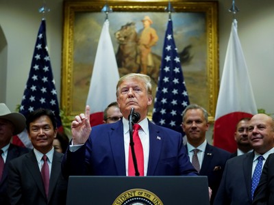 Tổng thống Mỹ Donald Trump trong buổi lễ ký kết Hiệp định thương mại Mỹ - Nhật ngày 7/0 tại Nhà Trắng. Ảnh: AFP.