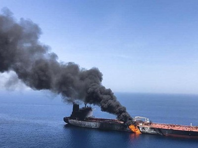 Giá dầu tăng sau vụ nổ tàu chở dầu của Iran