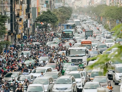 Kẹt xe, tắc đường ở Hà Nội.