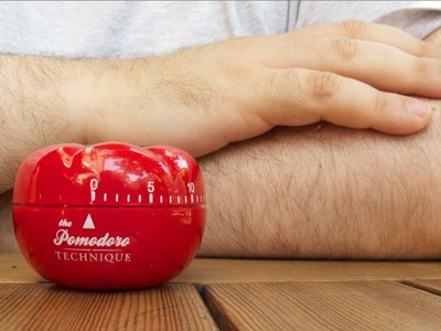 Loạn não vì các loại mail, tin nhắn, yêu cầu của sếp..., hãy vứt bỏ nửa ngày làm việc buổi sáng để làm điều này