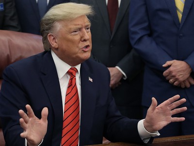 Tổng thống Mỹ Donald Trump trả lời phỏng vấn tại Nhà Trắng hôm 11/2. Ảnh: Getty Images.