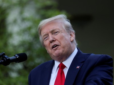 Tổng thống Mỹ Donald Trump phát biểu tại cuộc họp báo ở Vườn Hồng, Nhà Trắng ngày 27/4. ẢNh: Reuters.