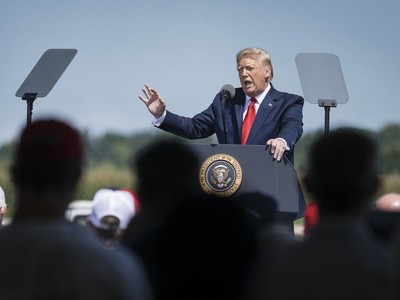 Tổng thống Mỹ Donald Trump tại bang Arizona hôm thứ Ba (18/8). Ảnh: Bloomberg.