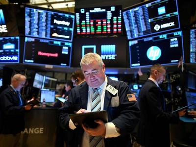 Giới đầu tư hỗn loạn trước những thông tin trái chiều 