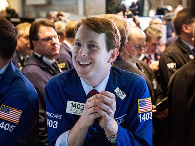 Giới đầu tư lạc quan trở lại, chuỗi ngày đen tối kết thúc