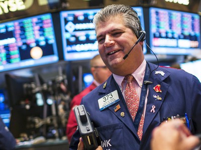 Đảng Dân chủ "càn quét", giới đầu tư hưng phấn