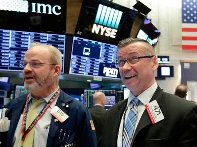 Gạt bỏ lo lắng, giới đầu tư hồ hởi xuống tiền