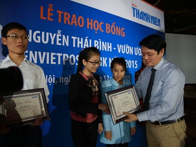Vườn ươm nhân tài LienVietPostBank 2015 trao học bổng cho sinh viên