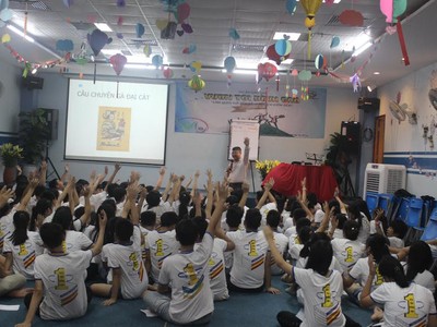 Cùng con học, trải nghiệm cách kiếm tiền và sử dụng tiền