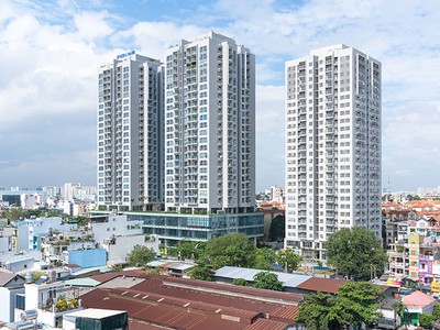 Long Giang Land và cú lội ngược dòng