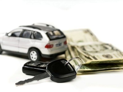 Làm thủ tục vay mua xe, có cần phải cả 2 vợ chồng cùng có mặt?