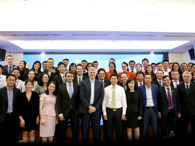 Các thành viên trong Dự án và Lãnh đạo 3 bên tại Lễ Khởi động dự án