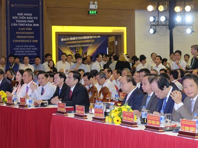 Thủ tướng Nguyễn Xuân Phúc dự Hội nghị xúc tiến đầu tư Cần Thơ. Ảnh: VGP/Quang Hiếu