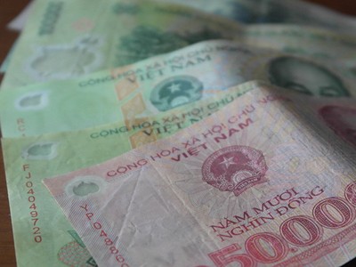 Phá hoại, hủy hoại tiền Việt Nam trái pháp luật sẽ bị phạt tiền