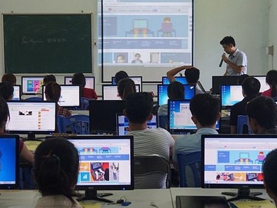 Nhóm kỹ sư phát triển phần mềm liên quan đến Blockchain nhận mức lương trung bình là 2.241 USD, nhóm phát triển phần mềm liên quan đến AI có mức lương 1.844 USD (ảnh minh họa)