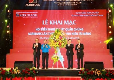 Lễ Khai mạc Vòng chung kết Hội diễn nghệ thuật quần chúng lần thứ III
và Thanh niên tài năng Agribank năm 2019